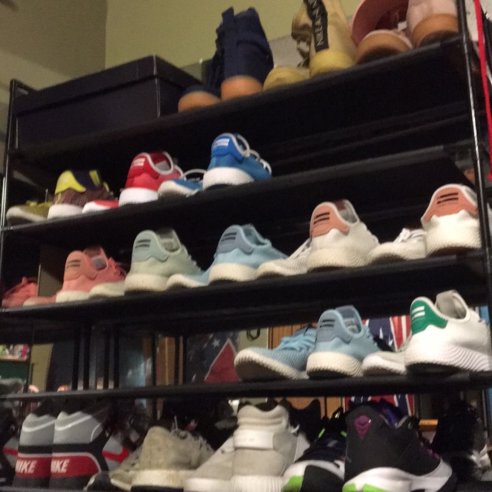 Looking for HU tennis shoes!!!